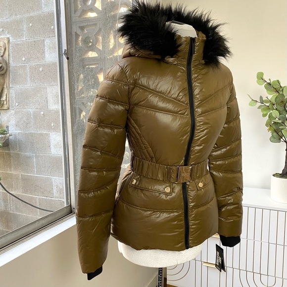 GUESS NWT Belted Olive Faux Fur Hood Puffer Jacket “English Cake,” Size S - Picture 4 of 10